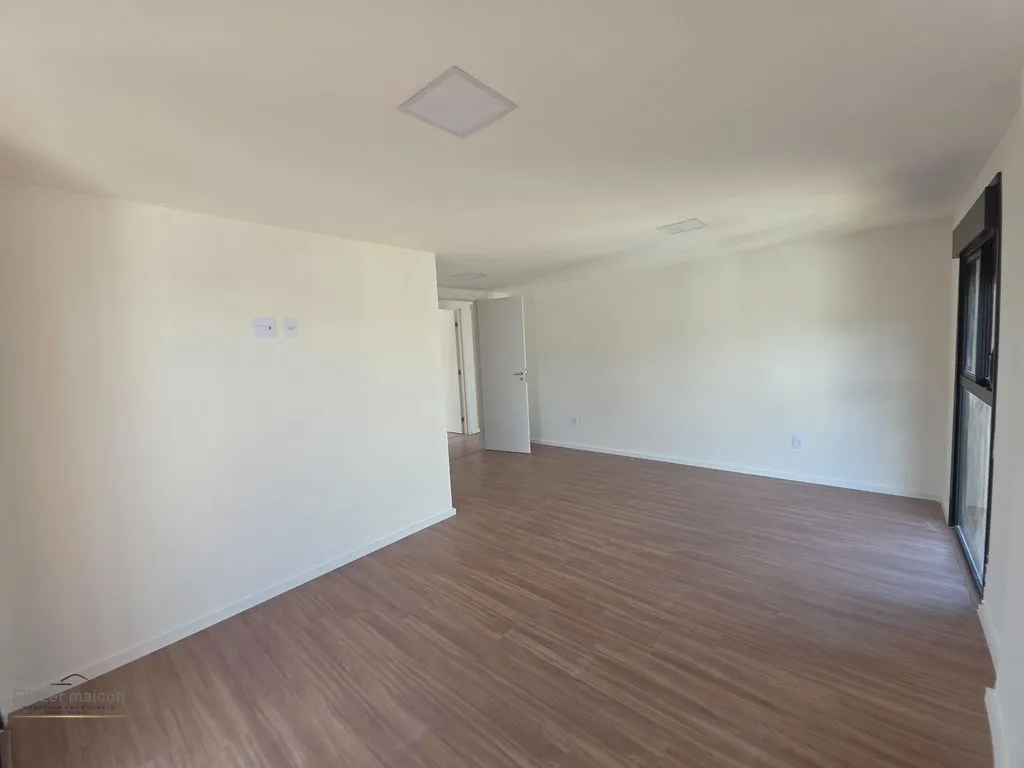 Imagem Apartamento alto padrão a venda com 3 suítes no Centro de Poços de Caldas