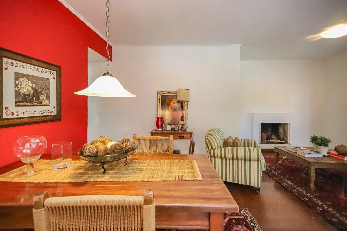 Imagem Apartamento com 3 dormitórios, suíte, 2 vagas e varanda com churrasqueira.