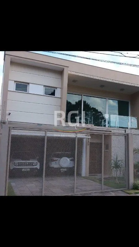 Imagem Casa para Venda - 350m², 3 dormitórios, sendo 1 suites, 2 vagas - Alto Teresópolis
