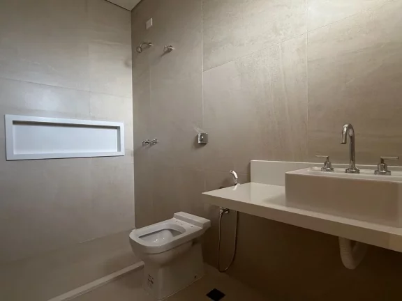 Imagem Casa em Condomínio com 4 quartos em Santa Felicidade
