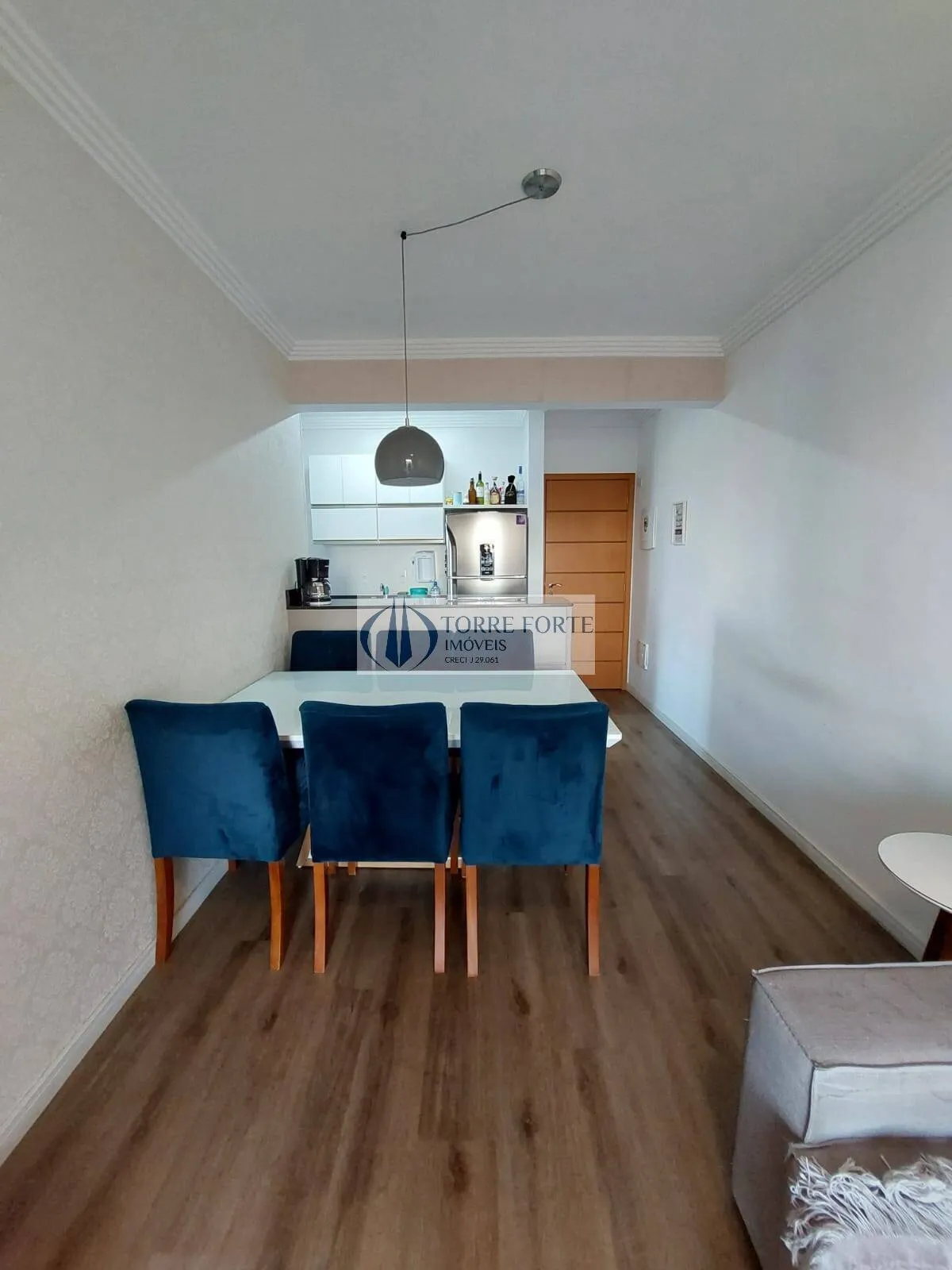 Imagem Lindo Apartamento com varanda gourmet com 2 dormitórios , 1 vaga , centro