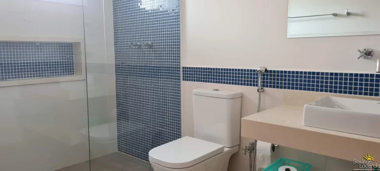 Imagem Bela Casa - 5 Suítes - 781 m² Terreno - Condomínio a Poucos Metros da Praia