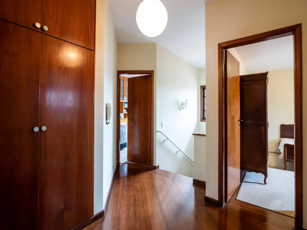 Imagem Imperdível casa à venda em São Paulo-SP, no Jardim das Bandeiras! 4 quartos, 2 suítes, 4 vagas de garagem e 300m² de área!