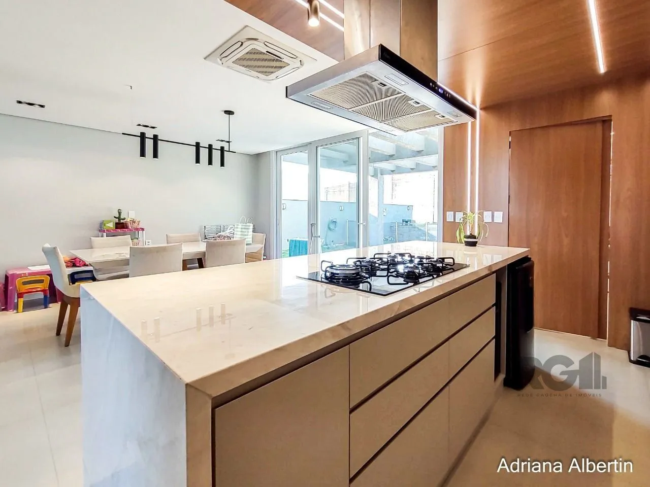 Imagem Casa Condominio para Venda - 287.21m², 3 dormitórios, sendo 3 suites, 2 vagas - Alphaville