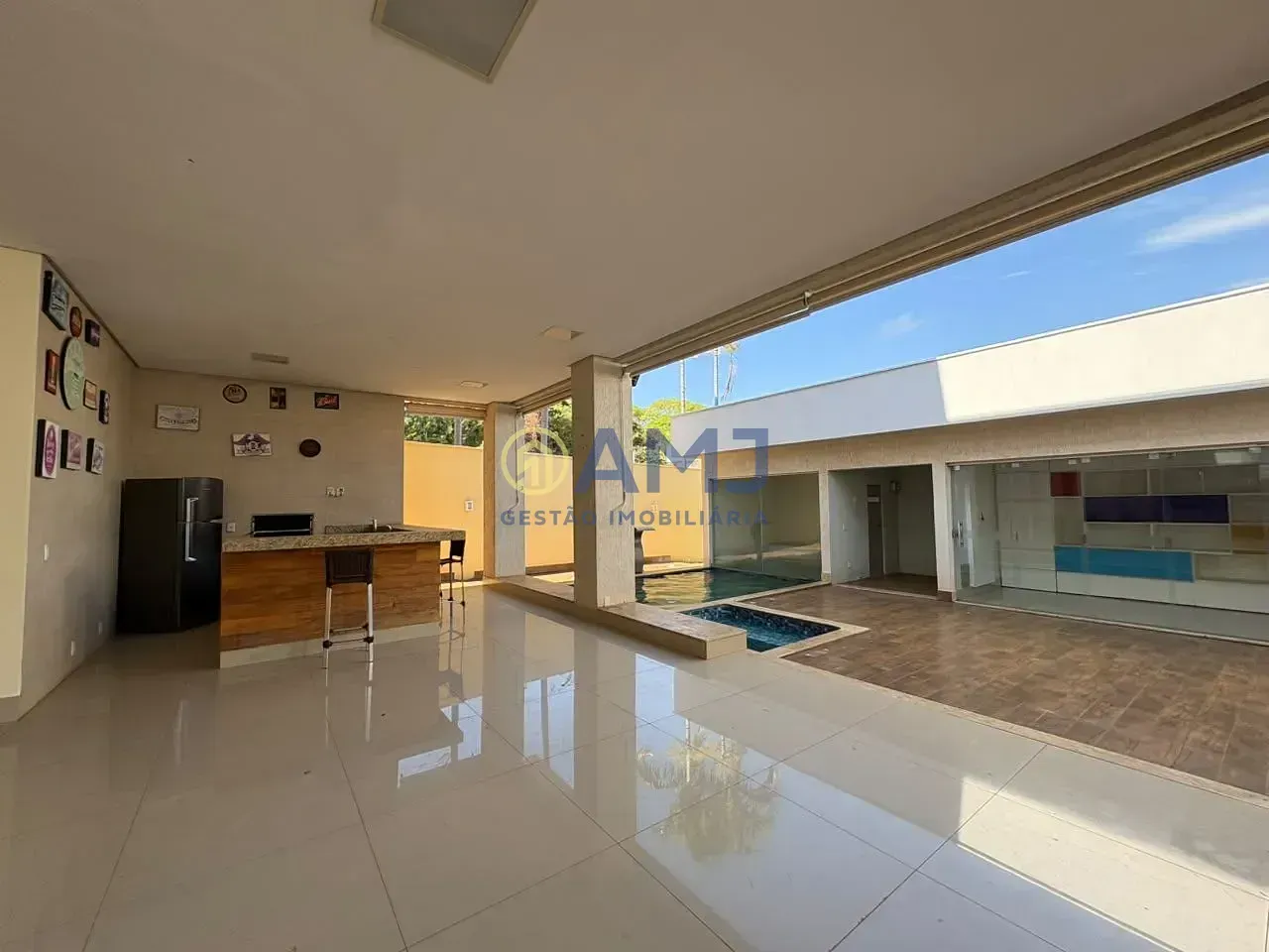 Foto do imóvel Sobrado para Locação 5 Quartos, 4 Suites, 2 Vagas, 614M², Jardins Madri, Goiânia - GO | Jardins Madri em Endereço não informado