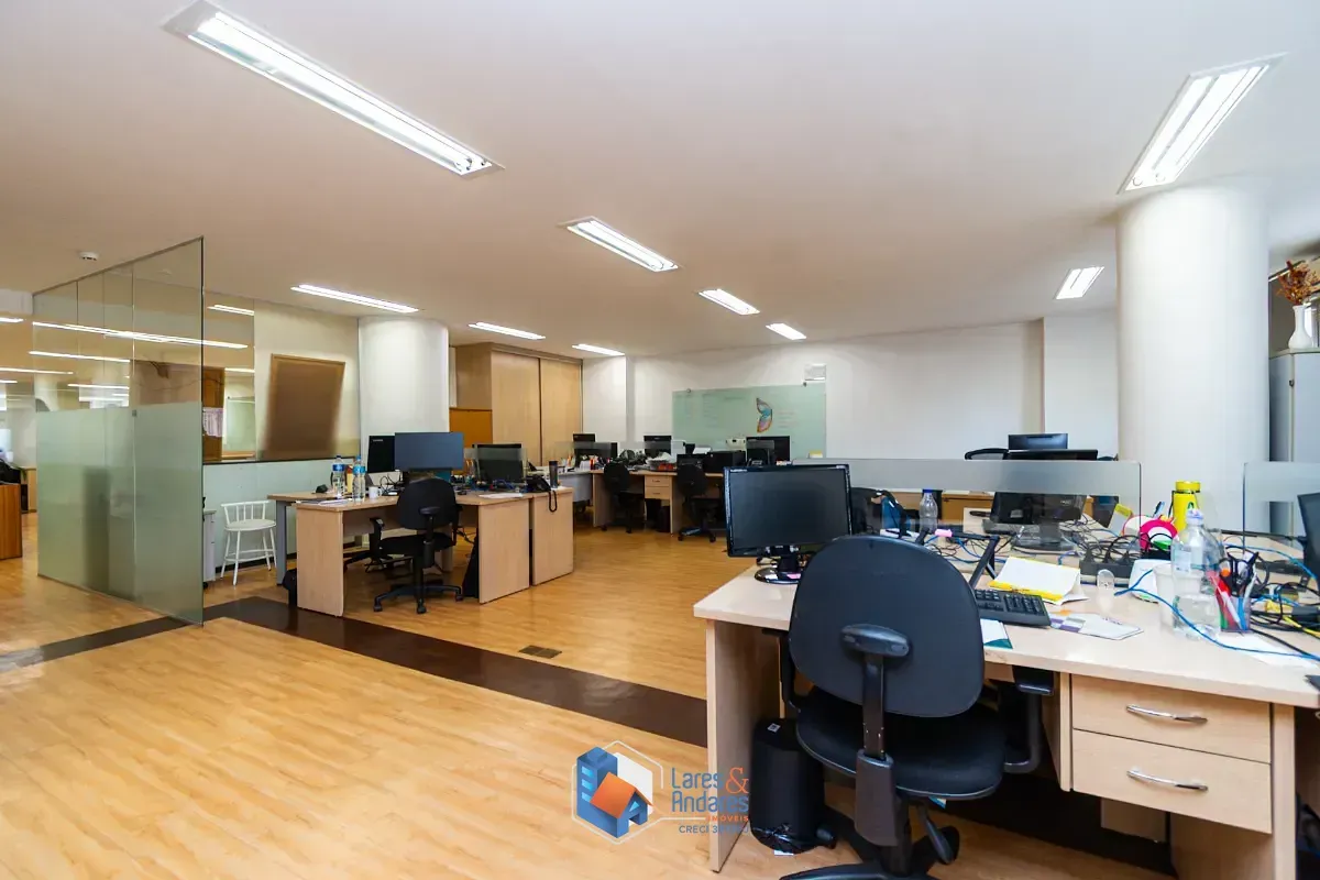 Imagem Conjunto comercial para venda em Centro, 378m²