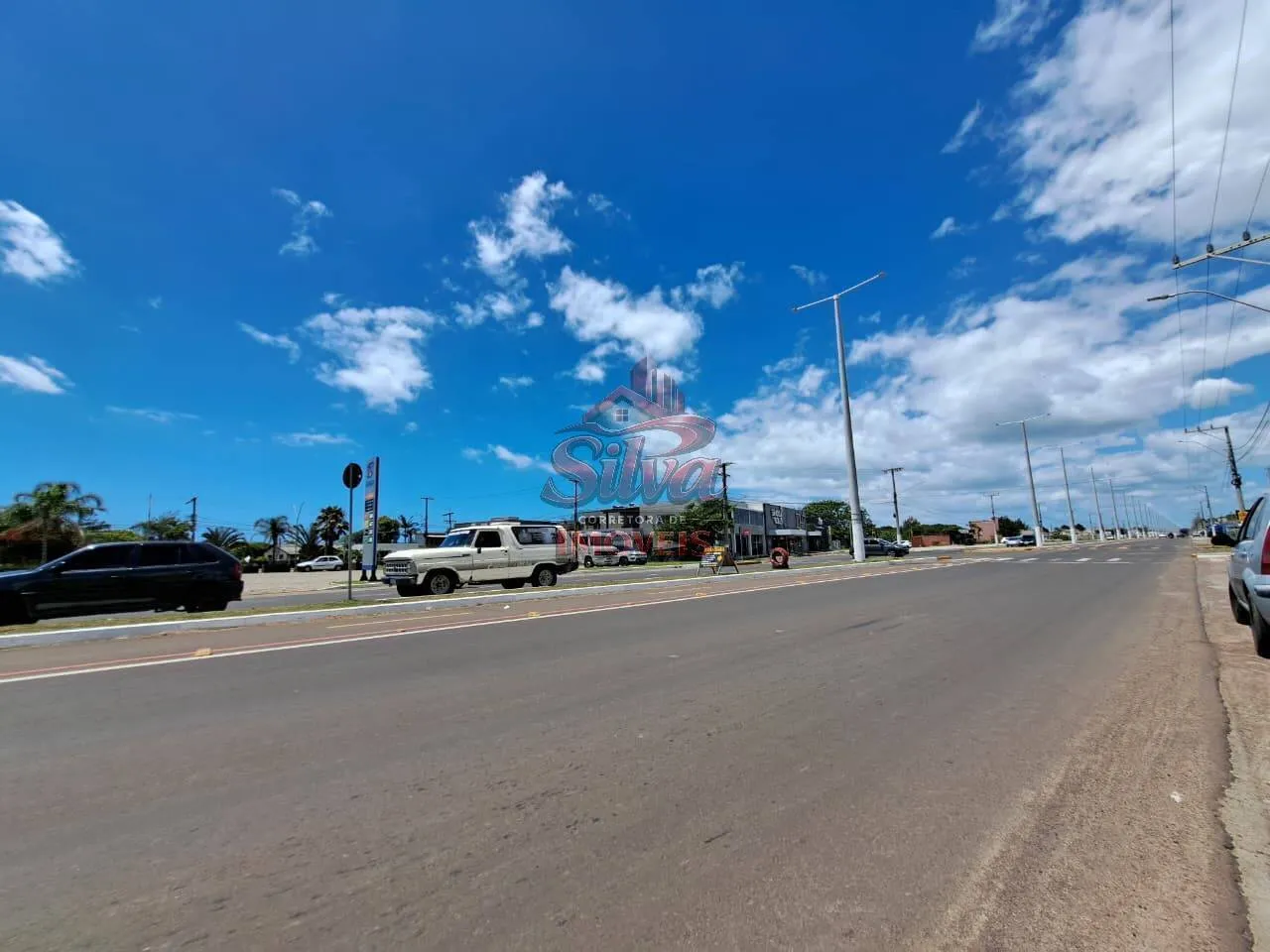 Imagem PC104 | Prédio comercial na avenida em Presidente
