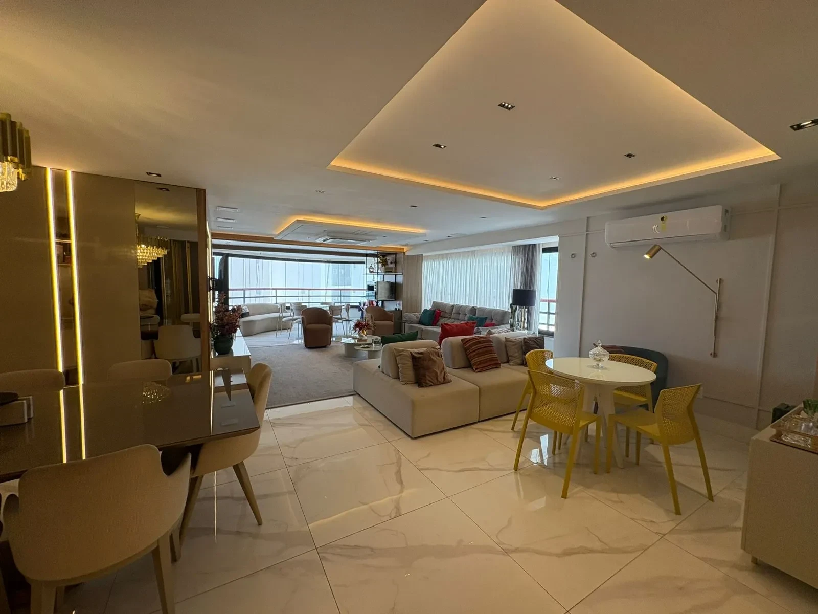 Imagem Apartamento com 3 Quartos à Venda, 225 m² em Meireles - Fortaleza