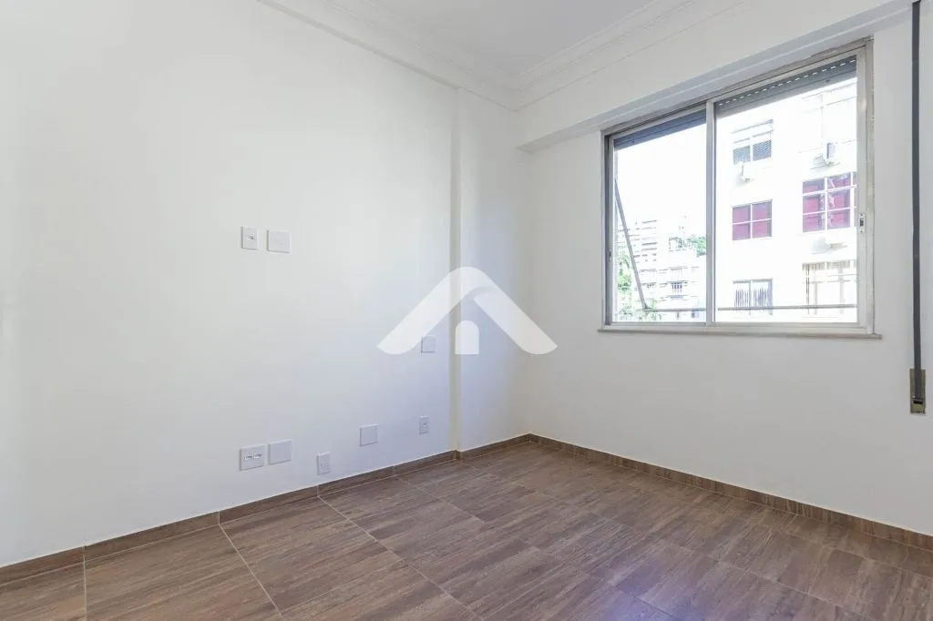 Imagem Oportunidade Estratégica em Laranjeiras - Apartamento de 93 m² com Localização Privilegiada