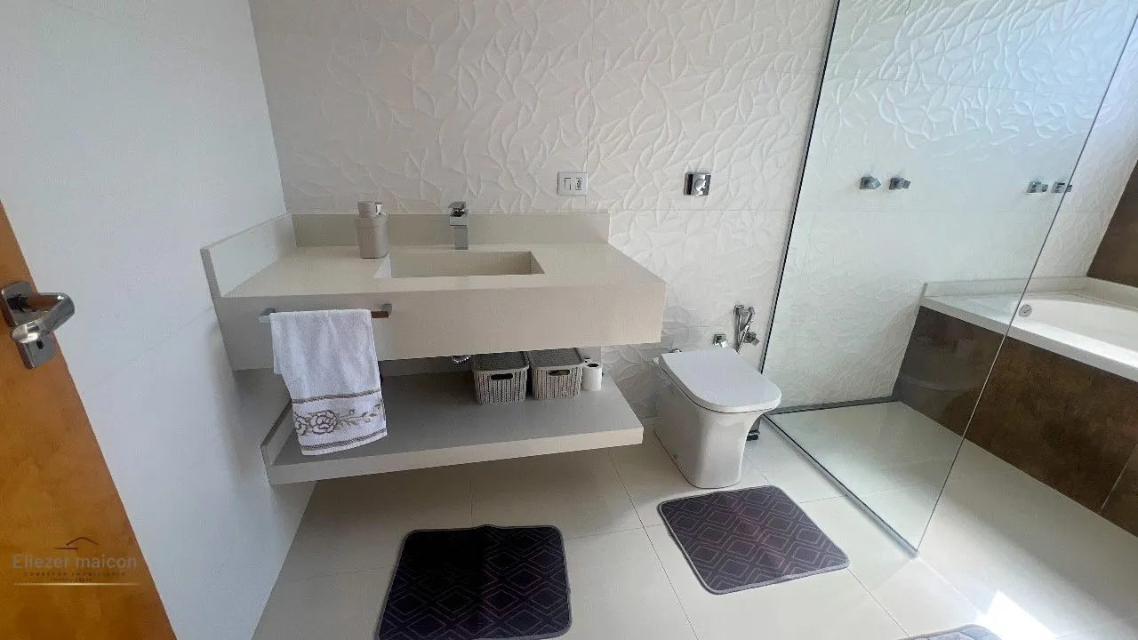Imagem Casa alto padrão em condomínio fechado bairro Centre Ville em Poços de Caldas MG