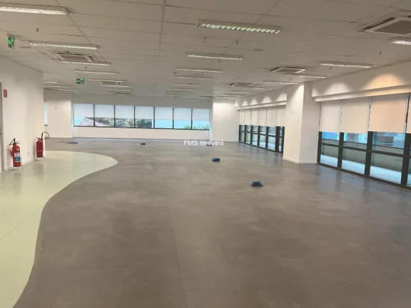 Imagem Conjunto Comercial de Alto Padrão na Vila Olímpia, São Paulo-SP: 46 Vagas de Garagem, 1.507m² de Área!