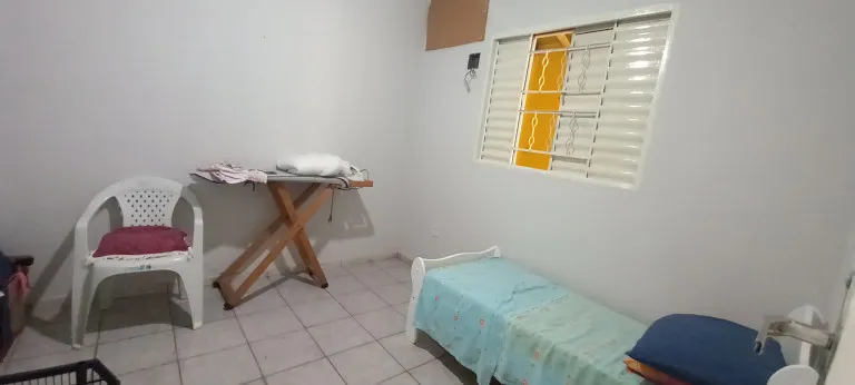 Casa com 5 Quartos à Venda, 160 m² em Jardim Universitário - Cuiabá