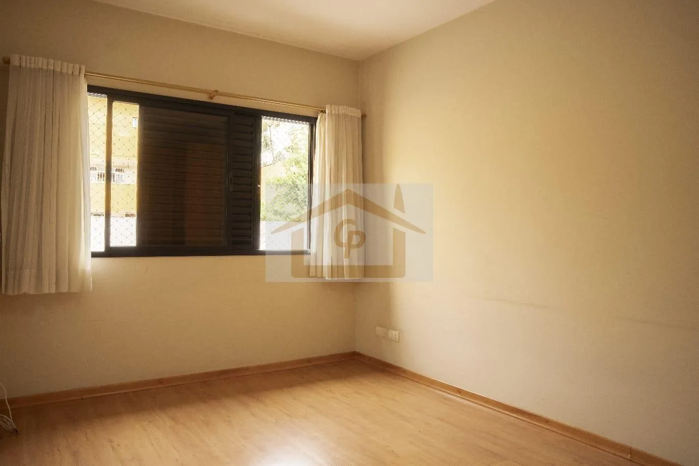 Imagem Duas suítes,, 2 vagas cobertas - Casa em Villagio - Bosque da Saúde