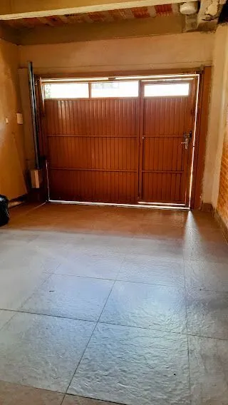 Imagem Linda Casa de Esquina com 230 M². Área de Lazer Completa.