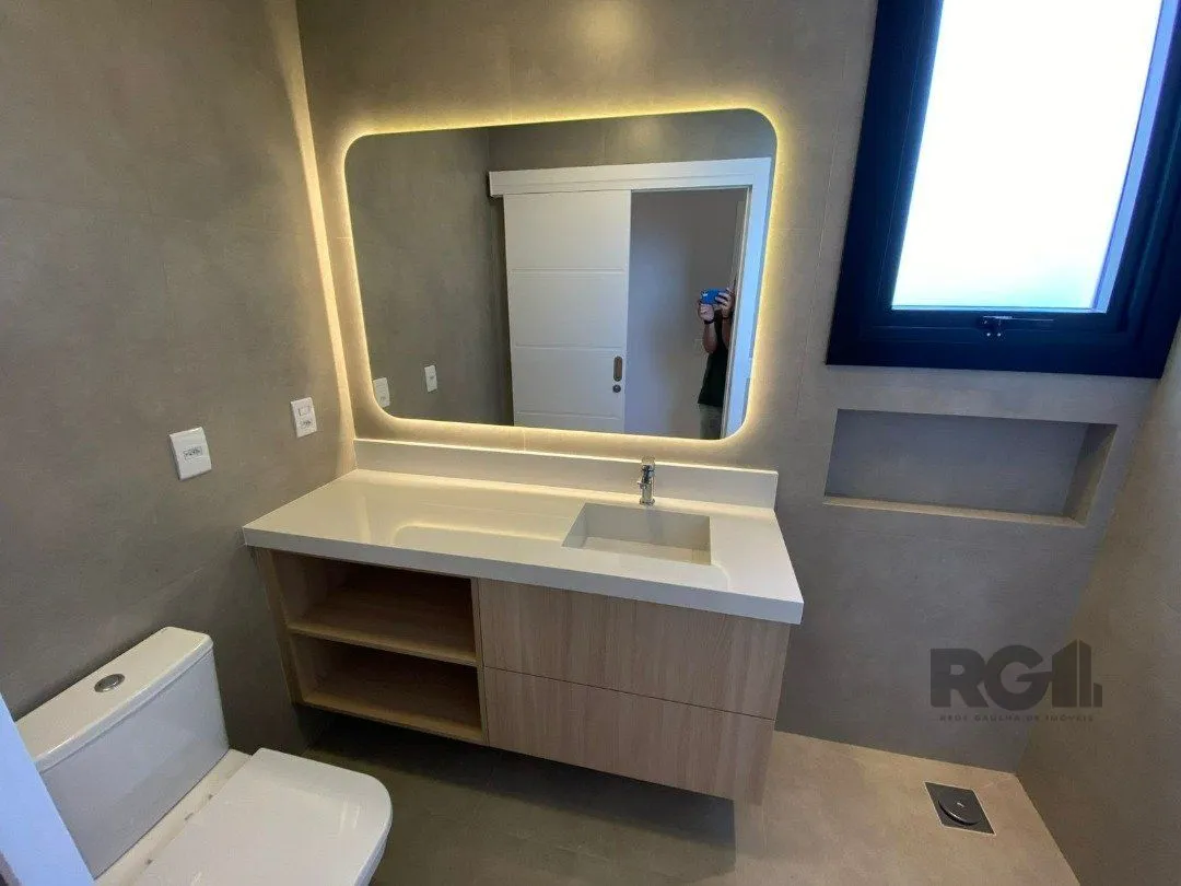 Imagem Sobrado Novo em Condomínio Fechado com 4 suítes e 238m² privativos