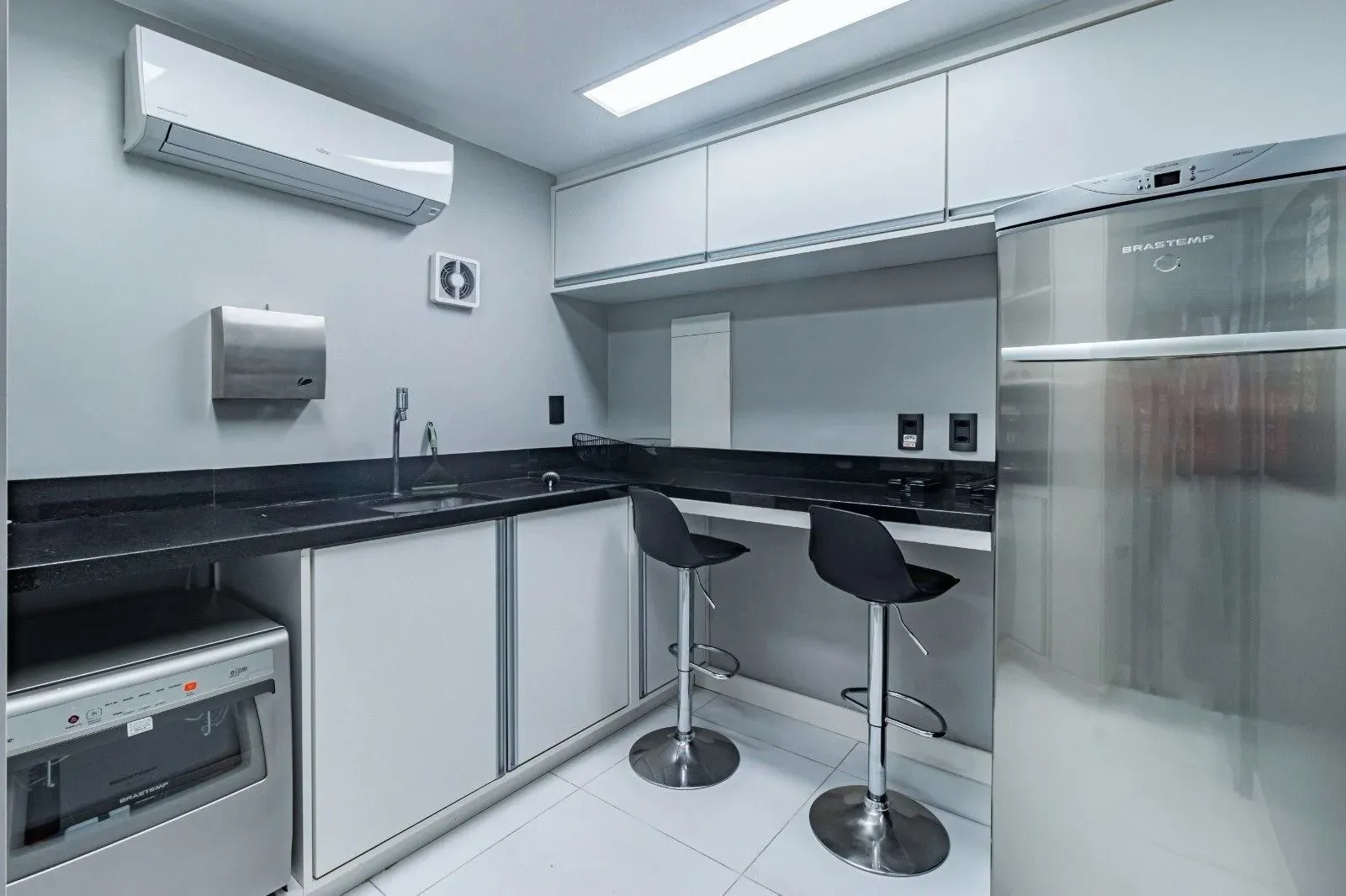 Imagem Sala/Conjunto Comercial com 4 vagas e 218m²