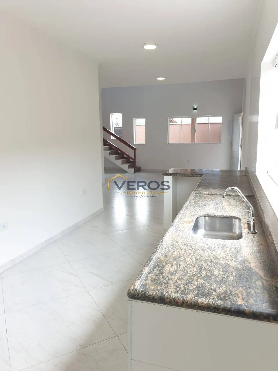 Imagem Sobrado Recém-Reformado com 5 quartos à Venda no Indaiá
