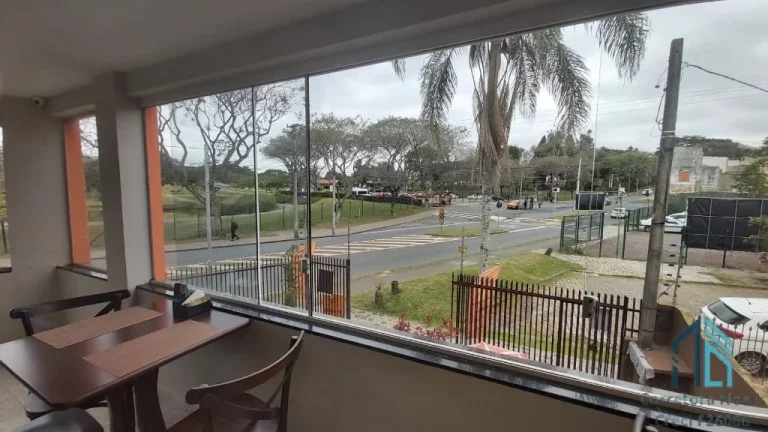 Imagem Imóvel comercial com estacionamento a venda, no Jardim Botânico em Curitiba PR