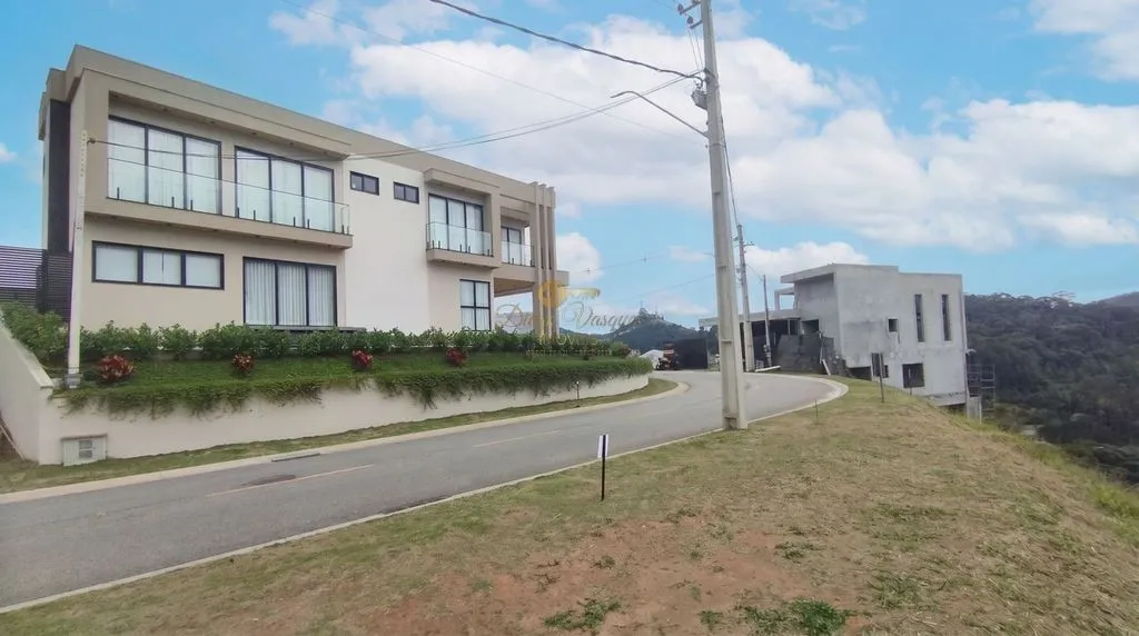 Imagem Terreno em Condomínio para Venda em Teresópolis / RJ no bairro Ermitage