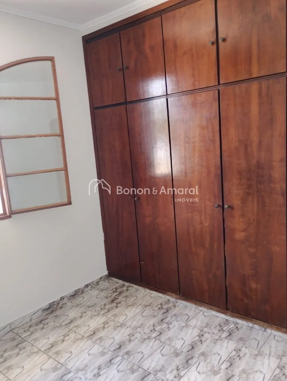 Imagem Casa Ampla e Confortável à Venda - Santa Cecília / Paulinia -SP