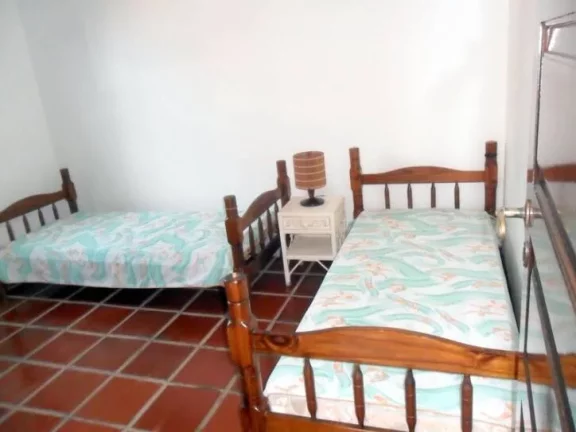 Imagem CASA LADO LINHA - 2 LOTES - PISCINA E CHURRASQUEIRA