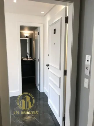 Imagem Apartamento Espaçoso Pronto para Morar na Vila Mariana com 4 Quartos, 3 Suítes e Área de Lazer Completa