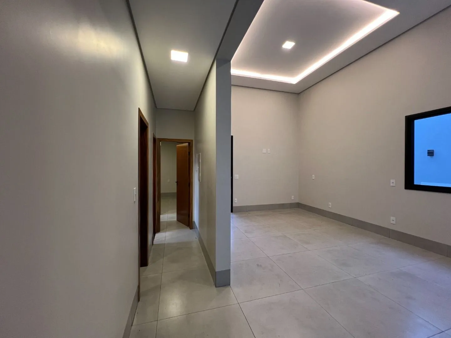 Imagem Casa com 3 dormitórios à venda, 112 m² por R$ 590.000,00 - Jardim Vitória - Patos de Minas/MG