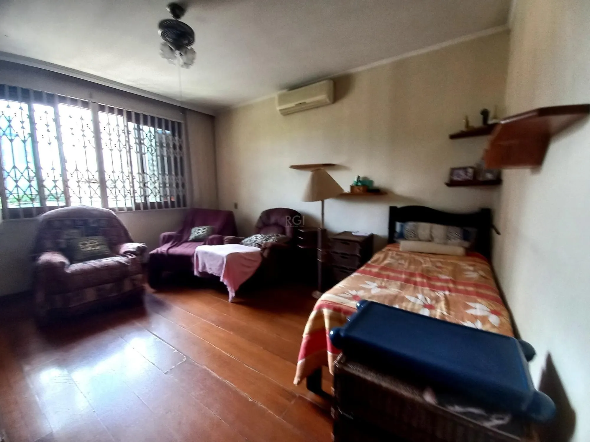 Imagem Casa para Venda - 300m², 4 dormitórios, sendo 1 suites, 2 vagas - Santana
