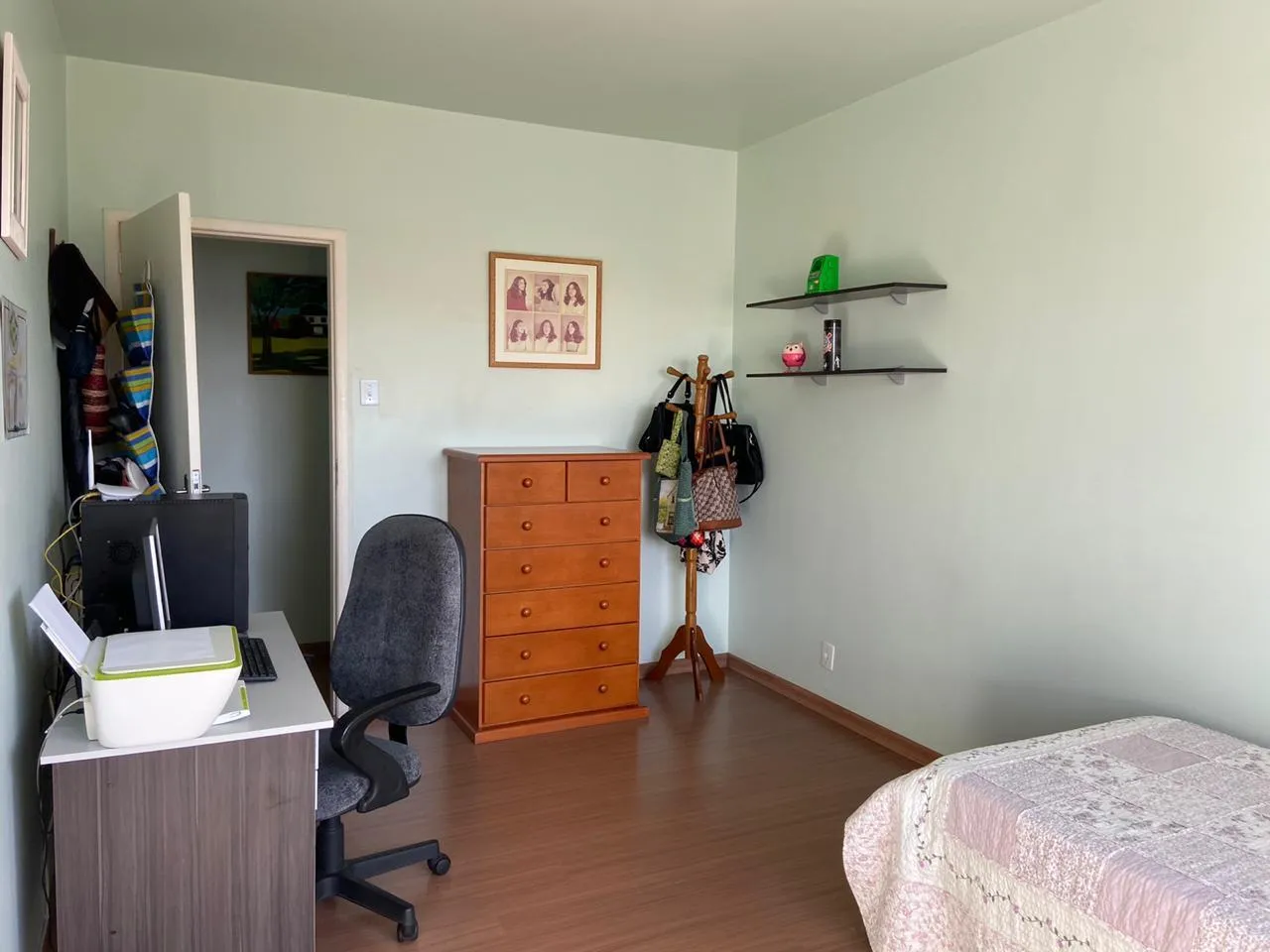 Imagem Apartamento para Venda em Pelotas, Centro, 3 dormitórios, 1 suíte, 3 banheiros, 1 vaga
