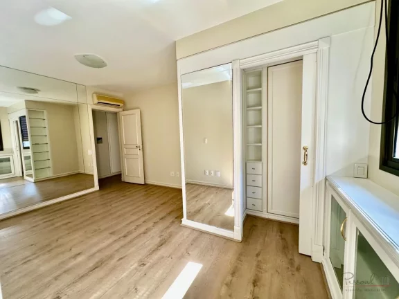 Imagem Apartamento 4 dormitórios sendo 3 Suites 3 vagas no Centro - Florianopolis Oportunidade Única no C...