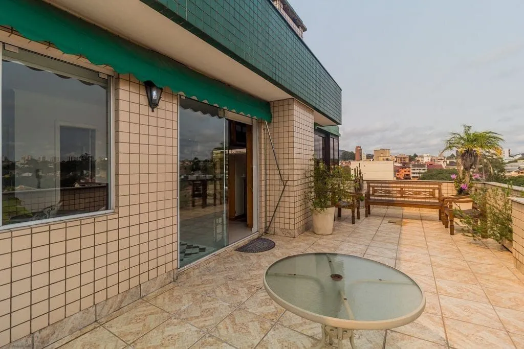 Imagem Cobertura com piscina, 3 quartos, 232² privativos elevador - Jardim Planalto