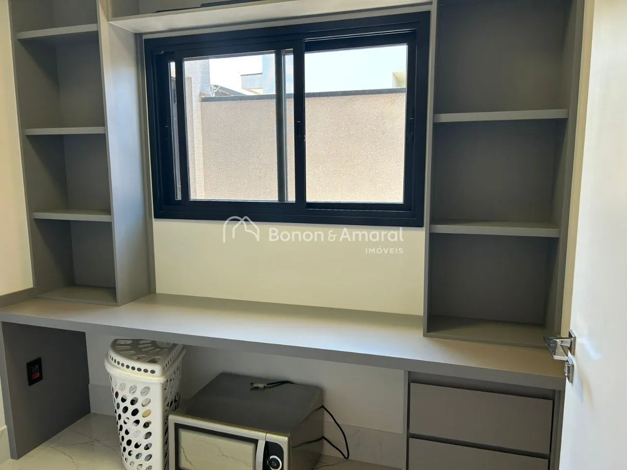 Imagem Sobrado à venda com 03 quartos por R$ 2690.000,00 no Condomínio Santorini bairro Parque Brasil 500, em Paulínia
