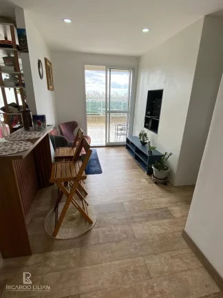 Imagem URGENTE!!! Apartamento ao lado do metro Tatuapé em andar alto, varanda e vista livre para sempre.