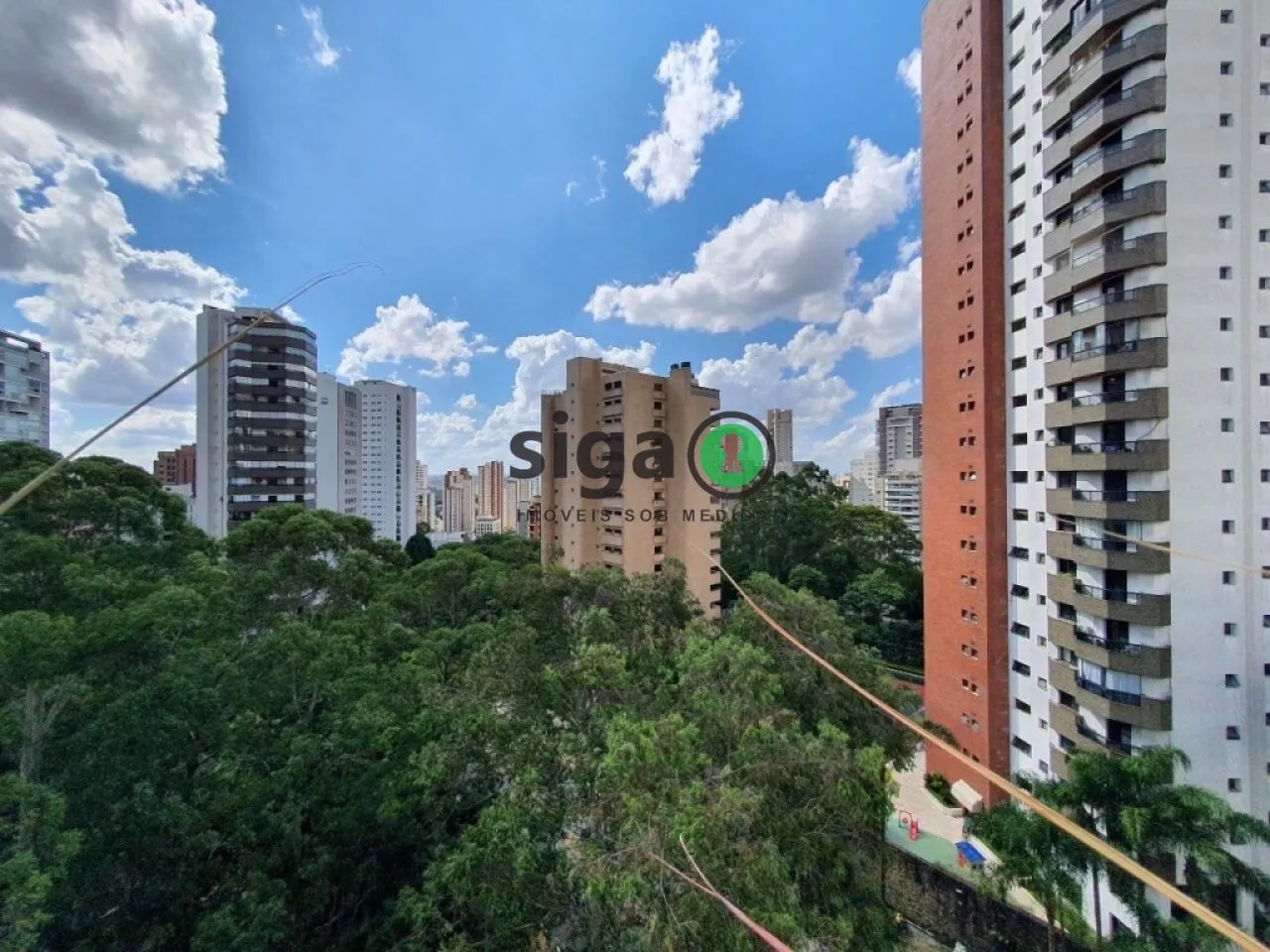 Imagem VENDE e ALUGA na Vila Suzana (Região do Morumbi) Apartamento com 3 dormitórios e 3 Vagas