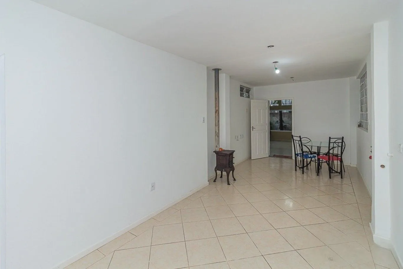 Imagem Casa térrea com 3 dormitórios, suíte e 2 vagas,