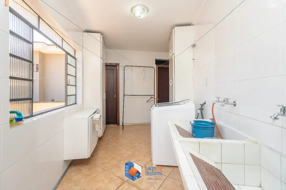 Imagem Casa para venda em Jardim São José (Zona Norte) com 4 quartos, sendo 2 suítes, 202m²