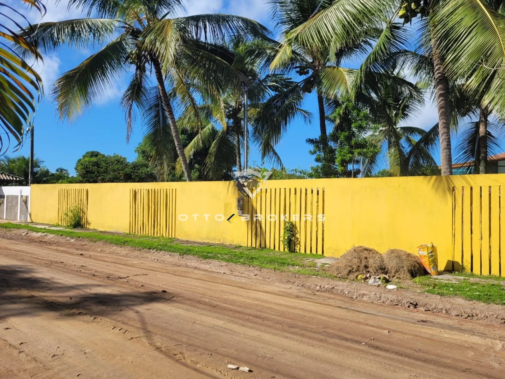 Imagem CASA RESIDENCIAL em SANTA CRUZ CABRÁLIA - BA, coroa vermelha