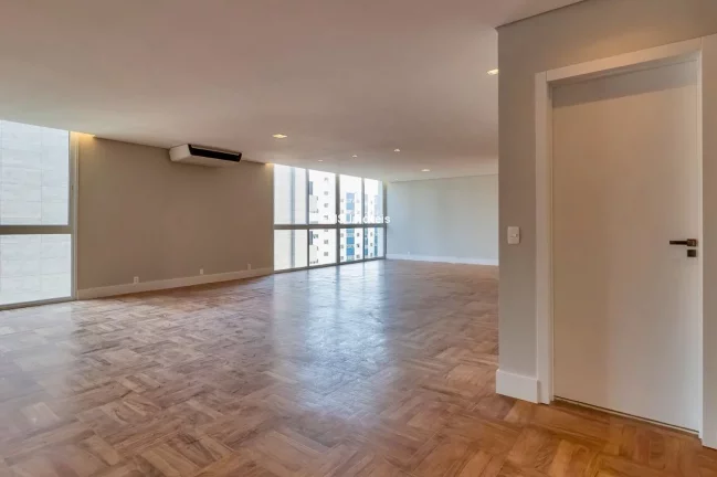 Imagem Apartamento à venda em Higienópolis, com 3 suítes, 2 vagas e 250m².