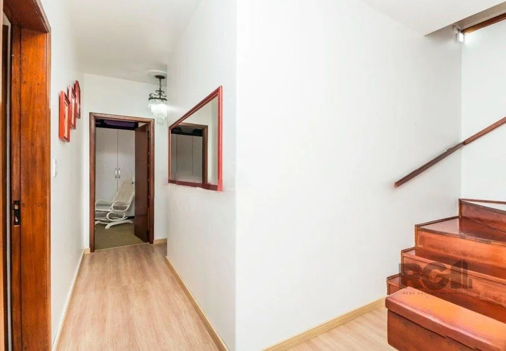 Imagem Casa de 266m² - 5 dormitórios, 5 vagas no bairro São João