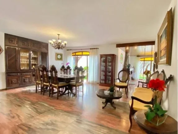 Imagem EXCELENTE CASA NO MANGABEIRAS COM 05 QUARTOS,02 SUÍTES E 04 VAGAS.