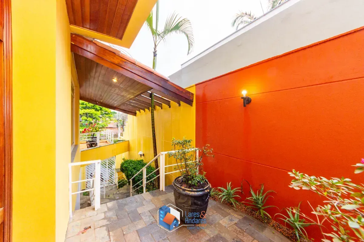 Imagem Casa para venda em Vila Inah com 4 quartos, sendo 3 suítes, 304m²