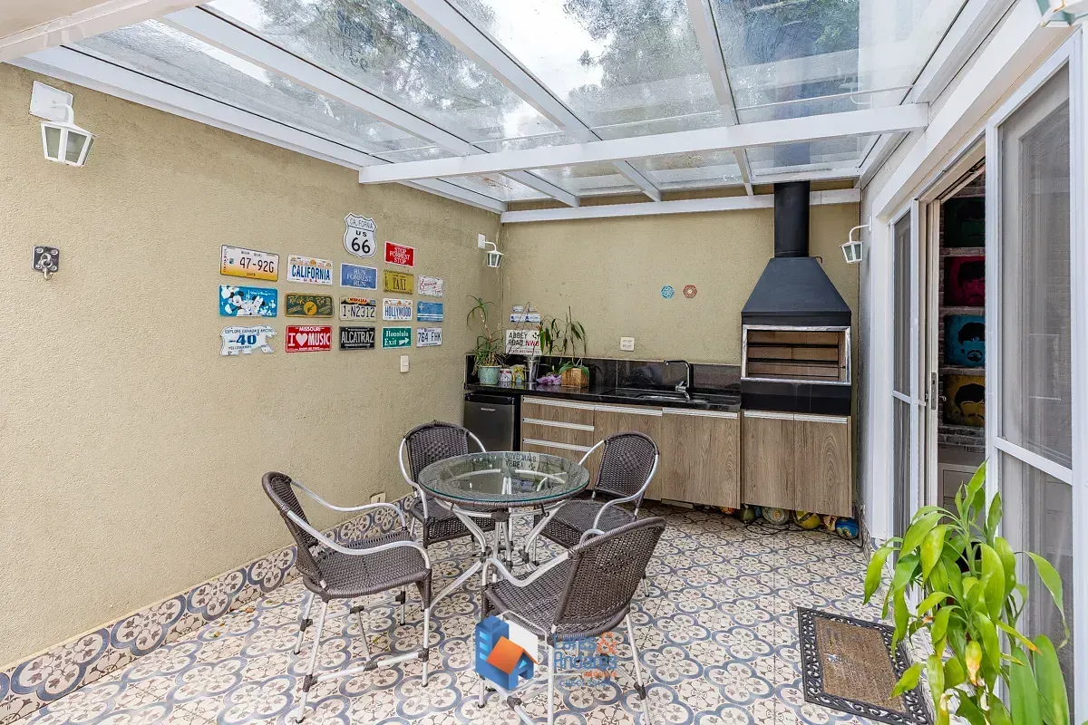 Imagem Casa no condomínio CONDOMINIO SAINT GERMAIN para venda com 4 quartos, sendo 4 suítes, 247m²
