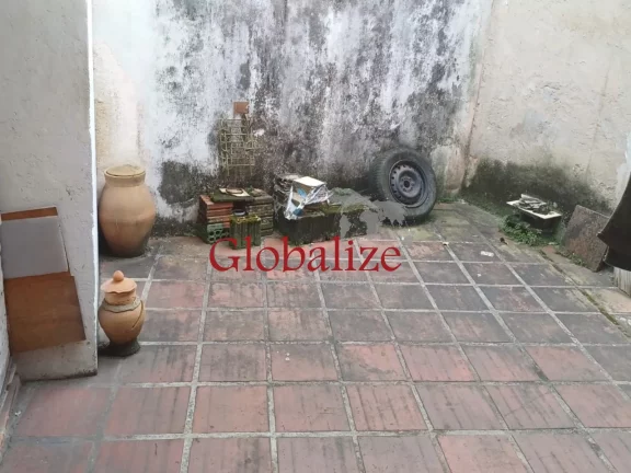 Imagem Terreno com quintal grande no bairro da Ponta da Praia em Santos (SP) por R$.1.150.000,00 !