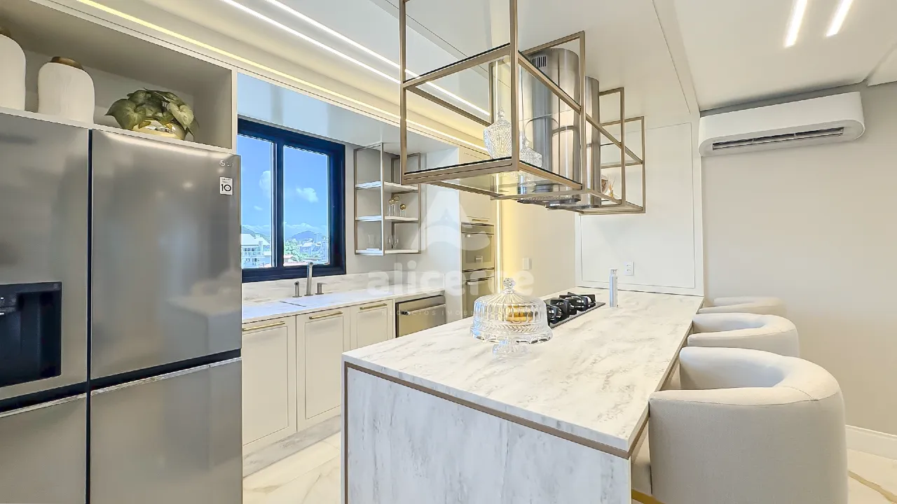 Imagem Apartamento Duplex à venda com 4 quartos 4 suítes, 244,33m² em Jurerê Florianópolis