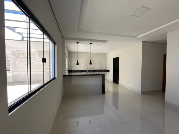 Imagem Imperdível Casa à Venda em Cuiabá-MT, Jardim Califórnia: 3 quartos, 2 suítes, 2 salas, 4 banheiros, 4 vagas - 189,66m².
