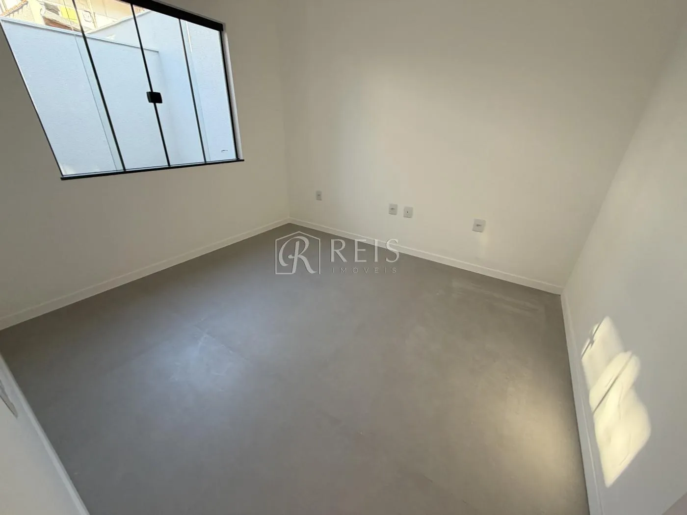 Imagem Casa para Venda em Rio das Ostras, Jardim Mariléa, 3 dormitórios, 1 suíte, 2 banheiros, 1 vaga
