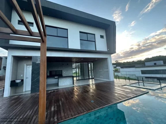Imagem Imperdível oportunidade: Casa de luxo em condomínio Alphaville - Camaçari-BA, 4 quartos, 4 suítes, 2 salas, 2 banheiros, 4 vagas, 280m².