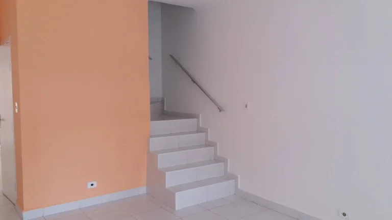 Imagem Sobrado 166m² 2 Dormitorios Grandes mais 1 Edicula e 2 Vagas de Garagens