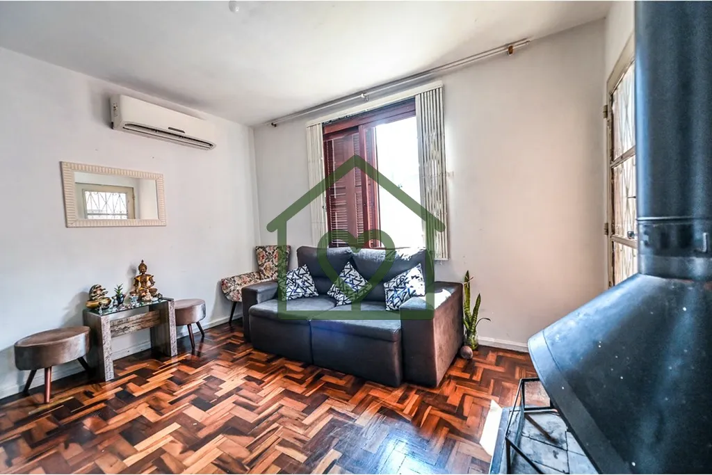 Imagem Se você busca uma casa acolhedora e bem localizada em Porto Alegre, a oportunidade ideal está aqui...