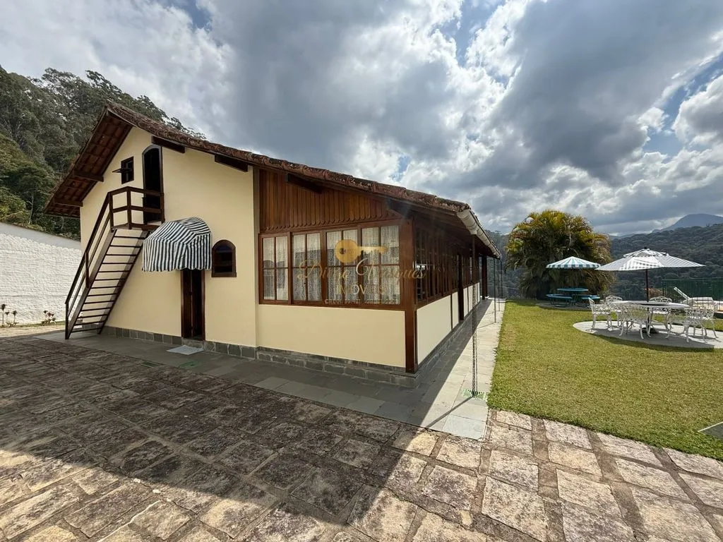 Imagem Casa para Venda em Teresópolis / RJ no bairro Pimenteiras